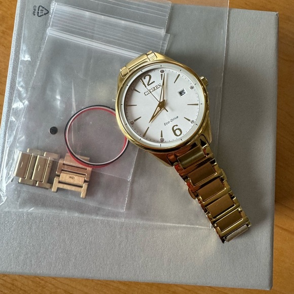 Citizen Eco Drive Gold-Tone White Dial Stainless Steel Watch J810-S111820 - Picture 5 of 7